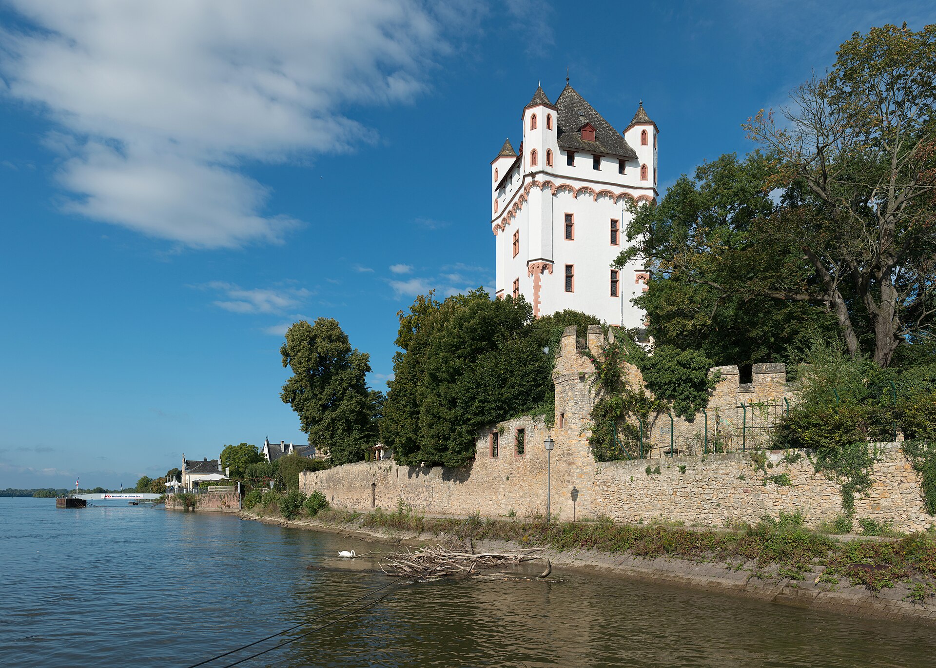 Burg Eltville